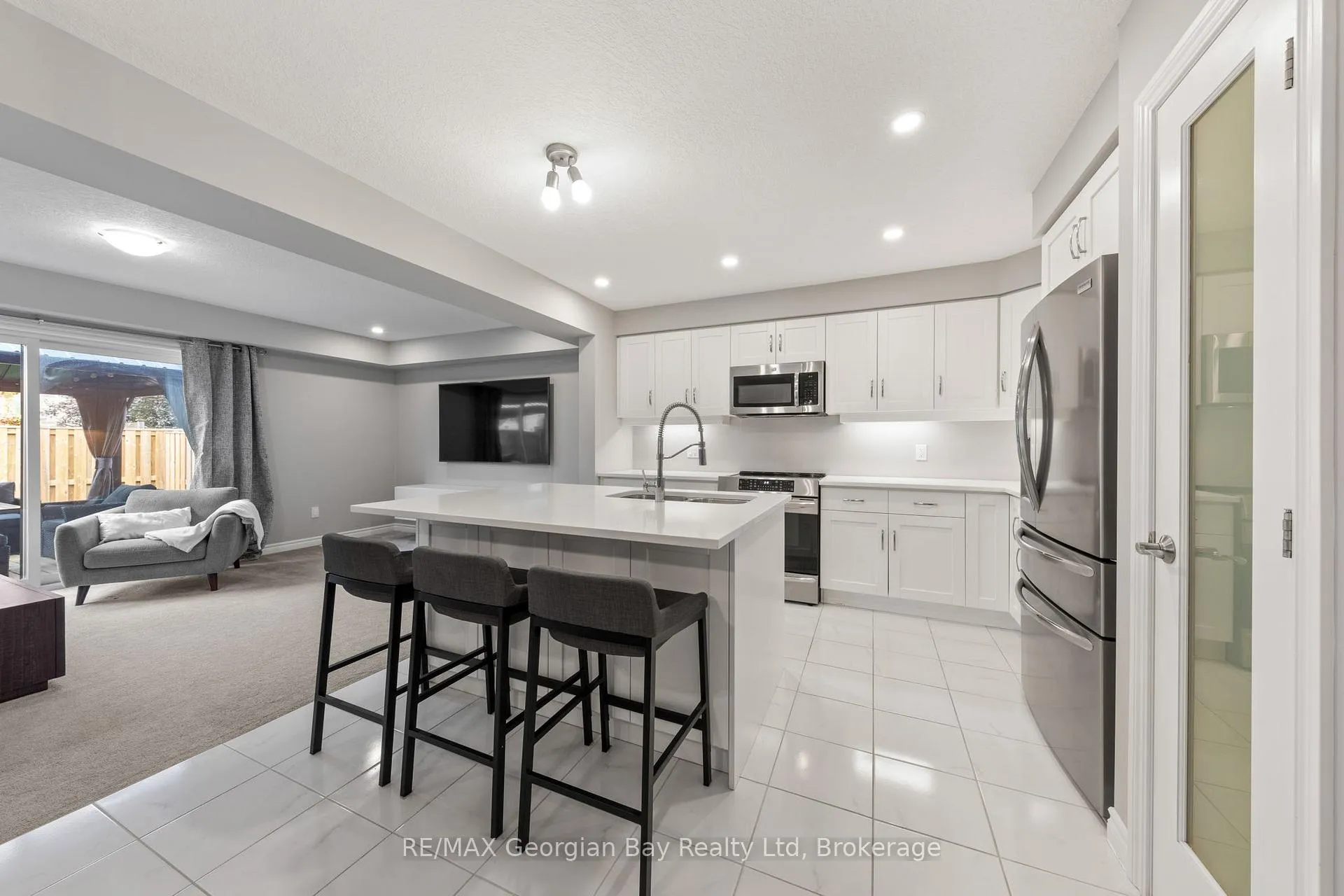 Photo 5 of 964 Wright Drive, Midland — HOMEH