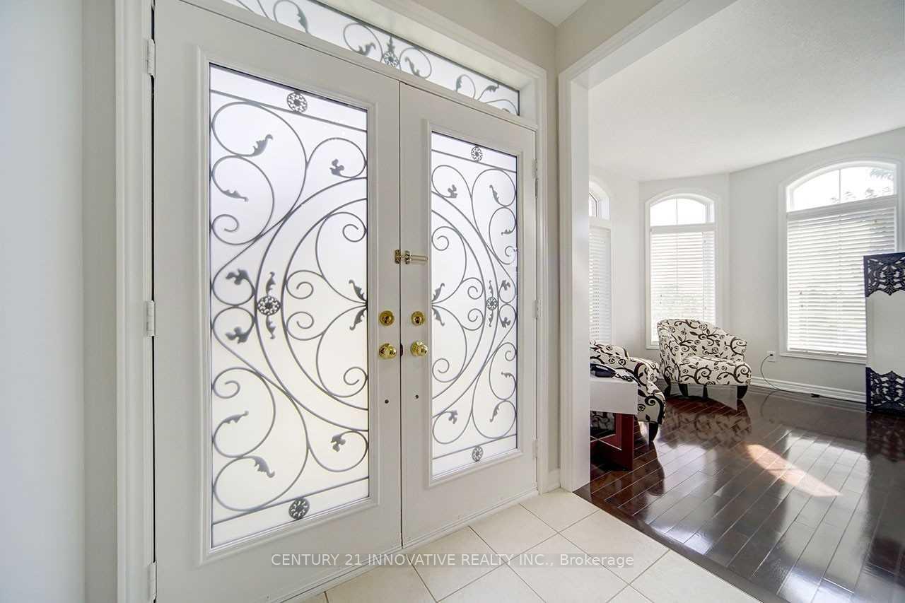 Photo 2 of 30 Albert Roffey Crescent, Markham, Box Grove — HOMEH