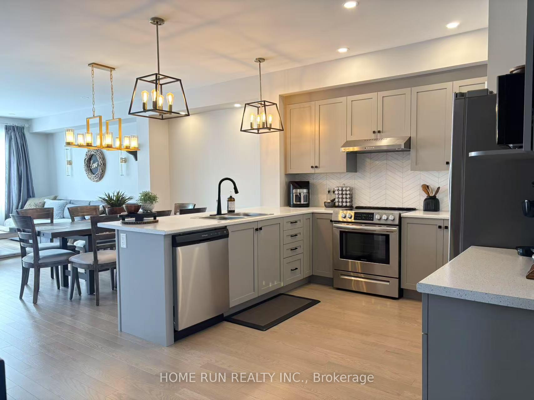 Photo 4 of 870 Paseana Place E, Ottawa, Kanata - Emerald Meadows/Trailwest — HOMEH