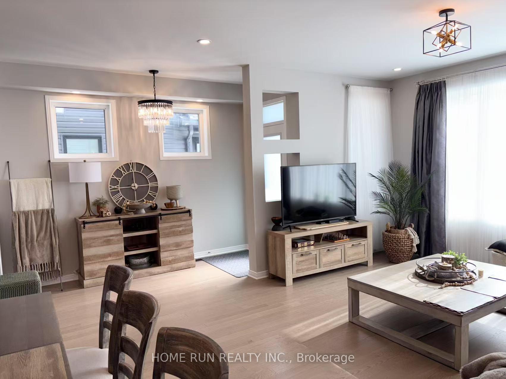 Photo 8 of 870 Paseana Place E, Ottawa, Kanata - Emerald Meadows/Trailwest — HOMEH