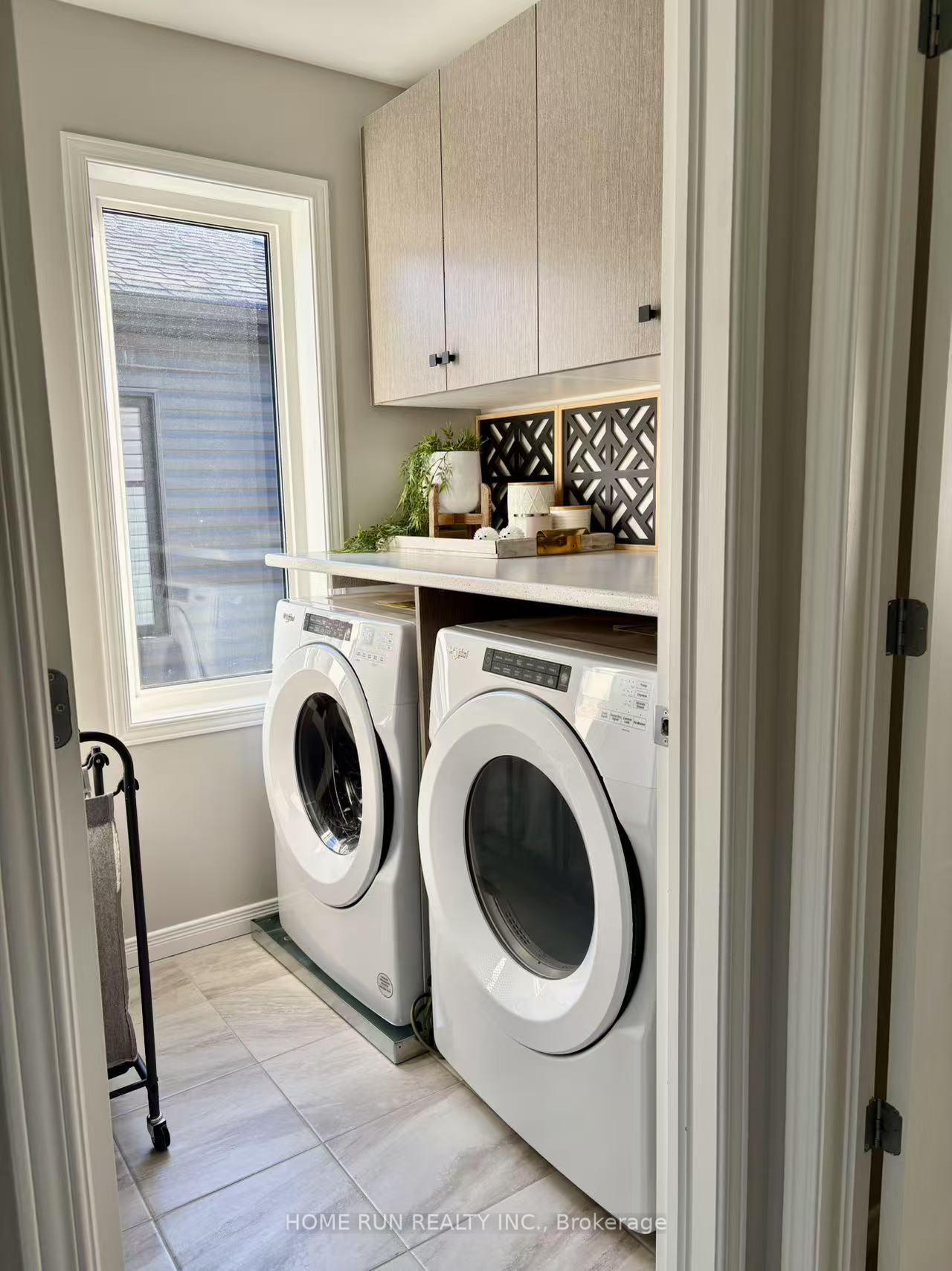 Photo 14 of 870 Paseana Place E, Ottawa, Kanata - Emerald Meadows/Trailwest — HOMEH