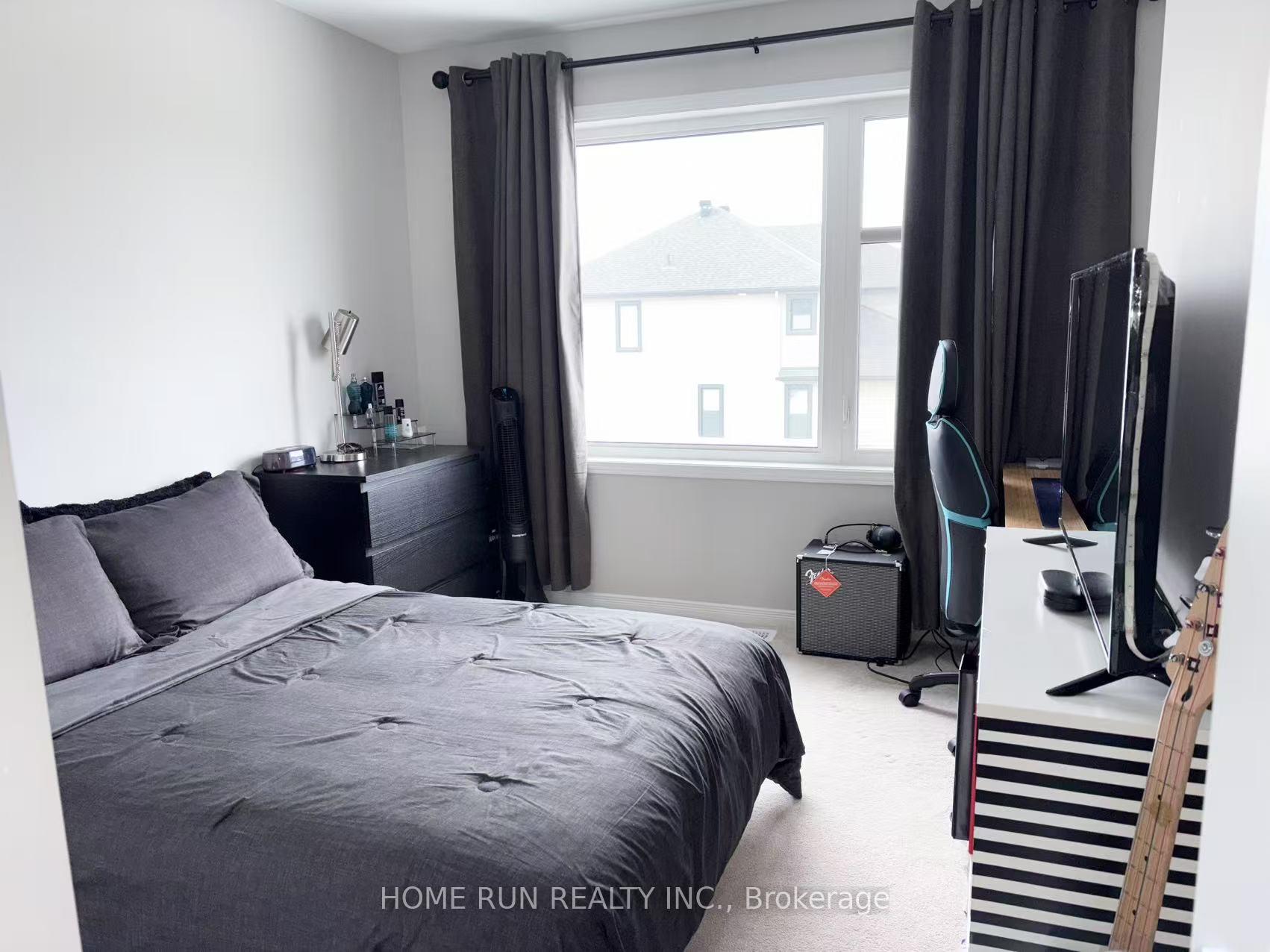 Photo 16 of 870 Paseana Place E, Ottawa, Kanata - Emerald Meadows/Trailwest — HOMEH
