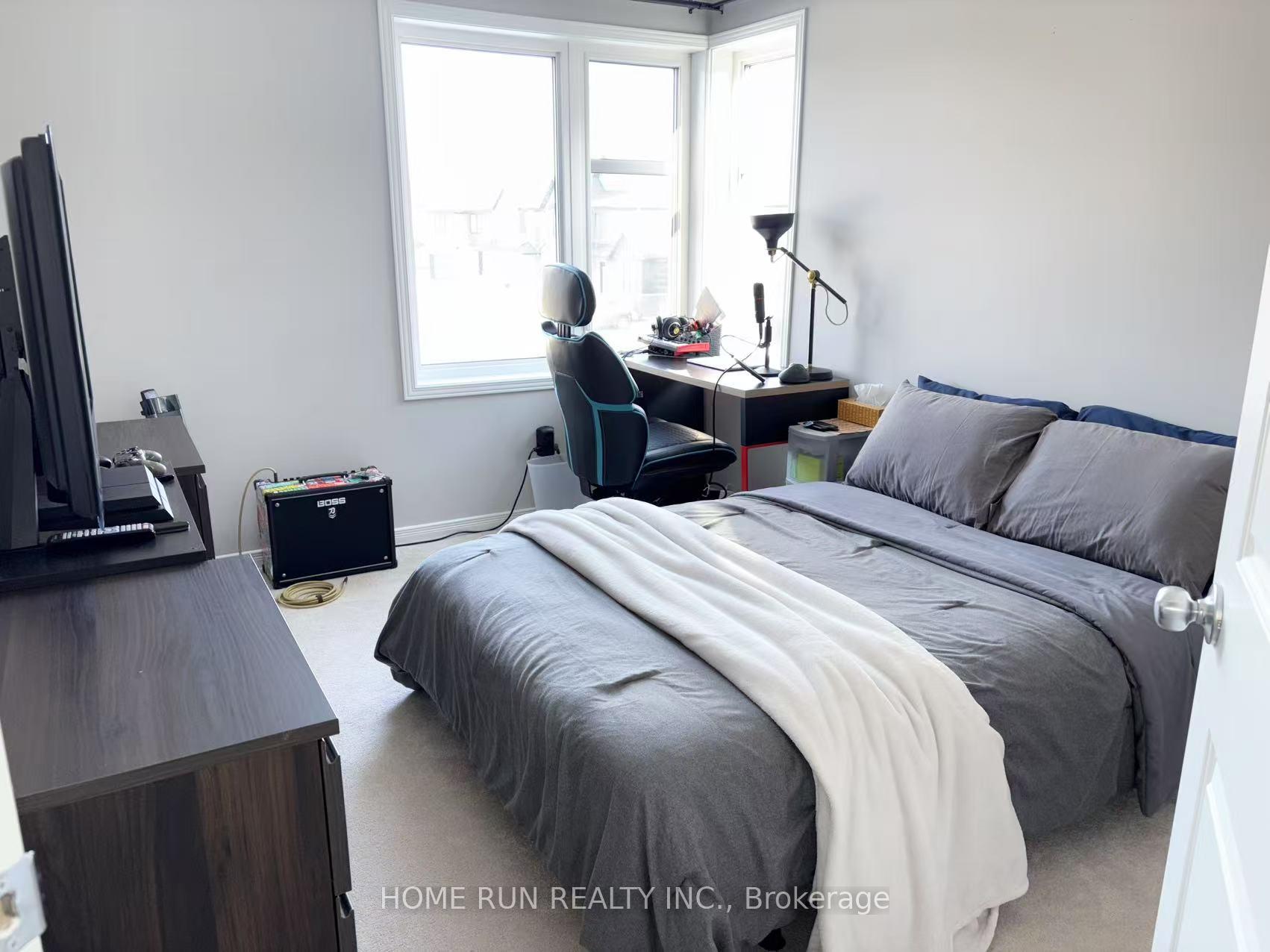 Photo 17 of 870 Paseana Place E, Ottawa, Kanata - Emerald Meadows/Trailwest — HOMEH