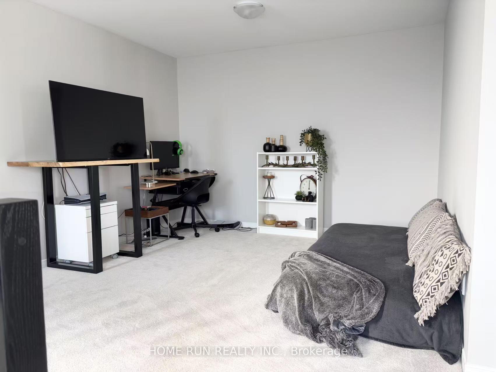 Photo 18 of 870 Paseana Place E, Ottawa, Kanata - Emerald Meadows/Trailwest — HOMEH