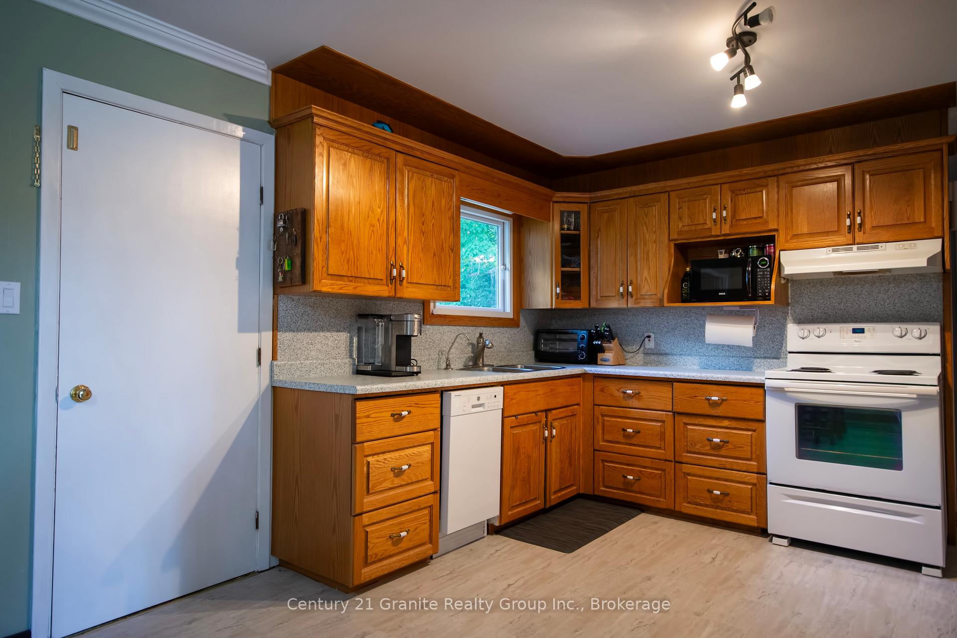 Photo 10 of 1229 Spring Valley Road, Minden Hills, Lutterworth — HOMEH