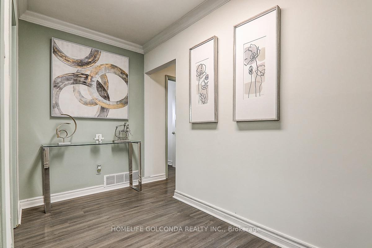 Photo 12 of 21 Southdale Drive S, Markham, Bullock — HOMEH