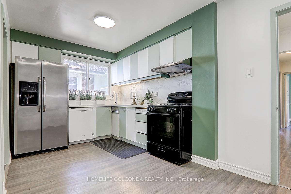 Photo 22 of 21 Southdale Drive S, Markham, Bullock — HOMEH