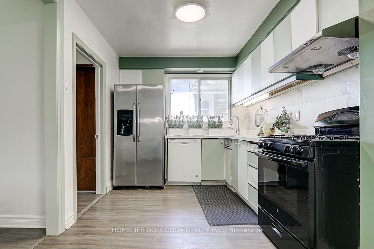 Photo 24 of 21 Southdale Drive S, Markham, Bullock — HOMEH
