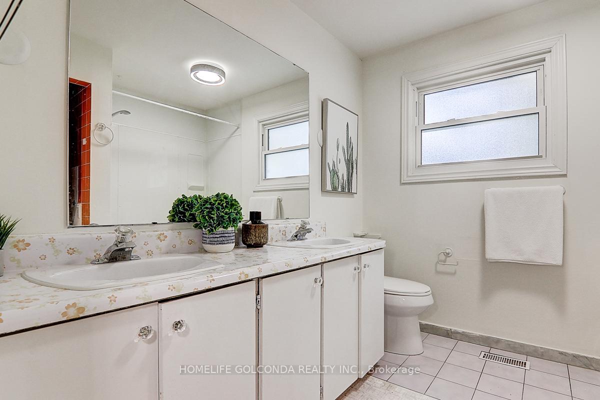 Photo 33 of 21 Southdale Drive S, Markham, Bullock — HOMEH