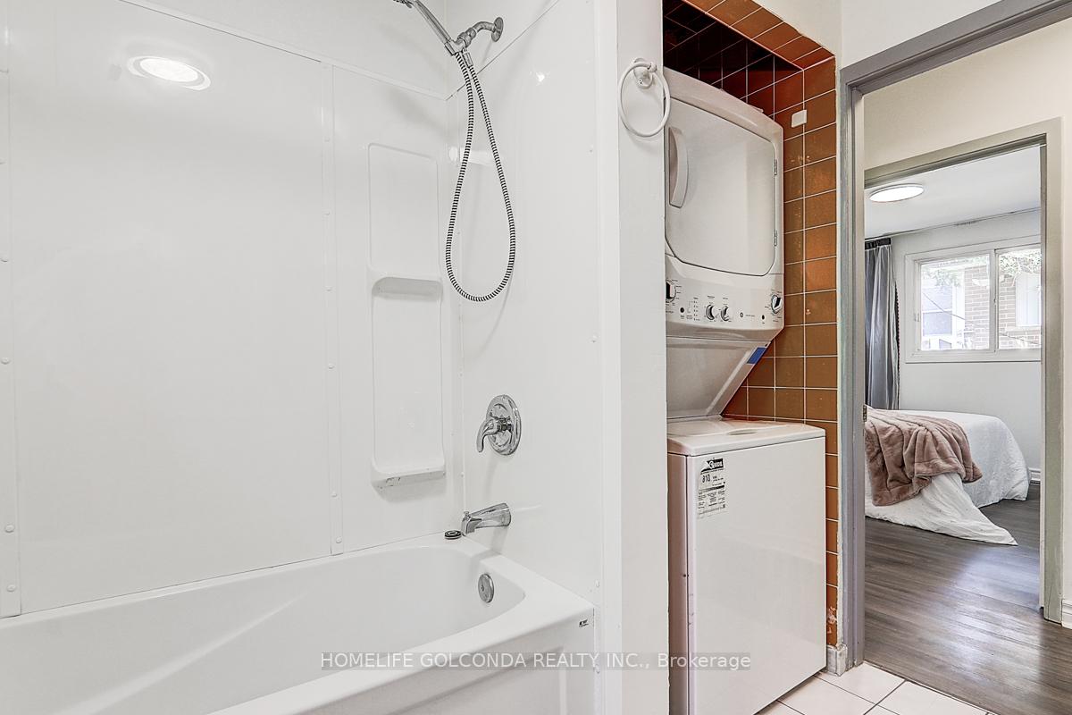 Photo 34 of 21 Southdale Drive S, Markham, Bullock — HOMEH