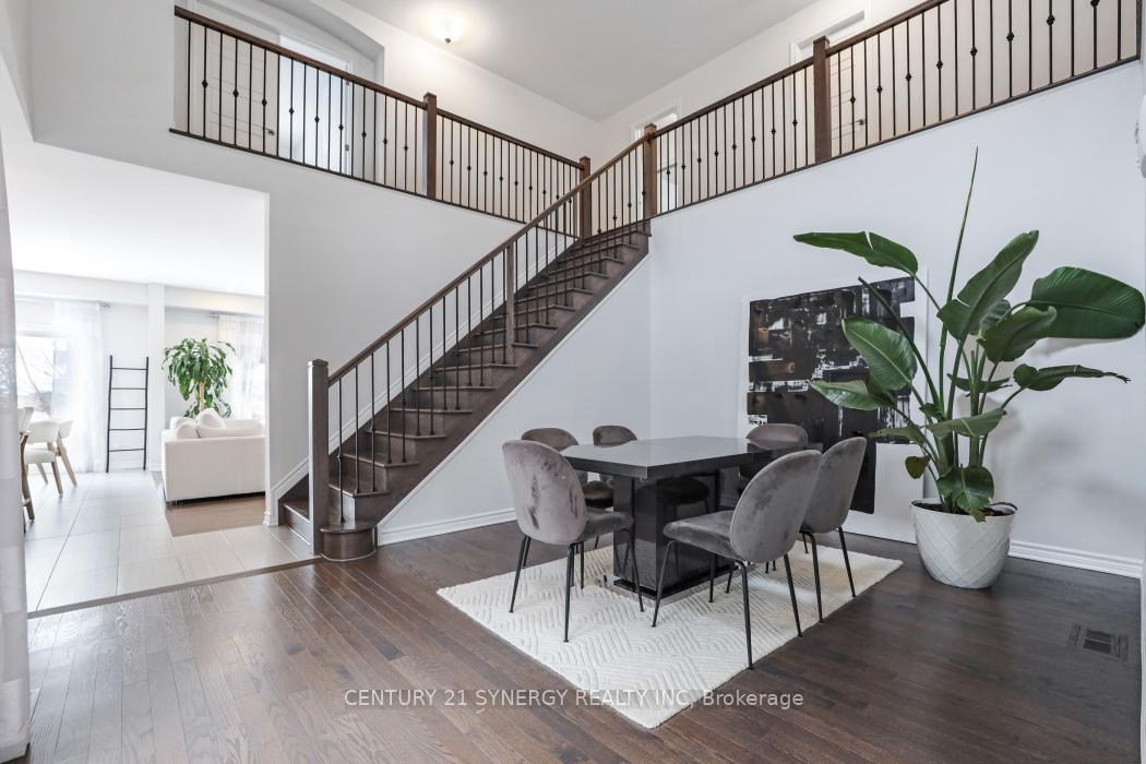 Photo 5 of 110 Westphalian Avenue, Ottawa, Kanata - Emerald Meadows/Trailwest — HOMEH