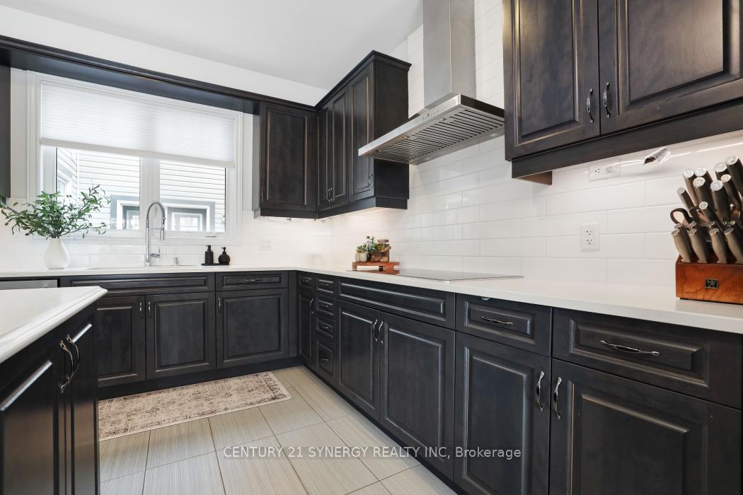Photo 9 of 110 Westphalian Avenue, Ottawa, Kanata - Emerald Meadows/Trailwest — HOMEH