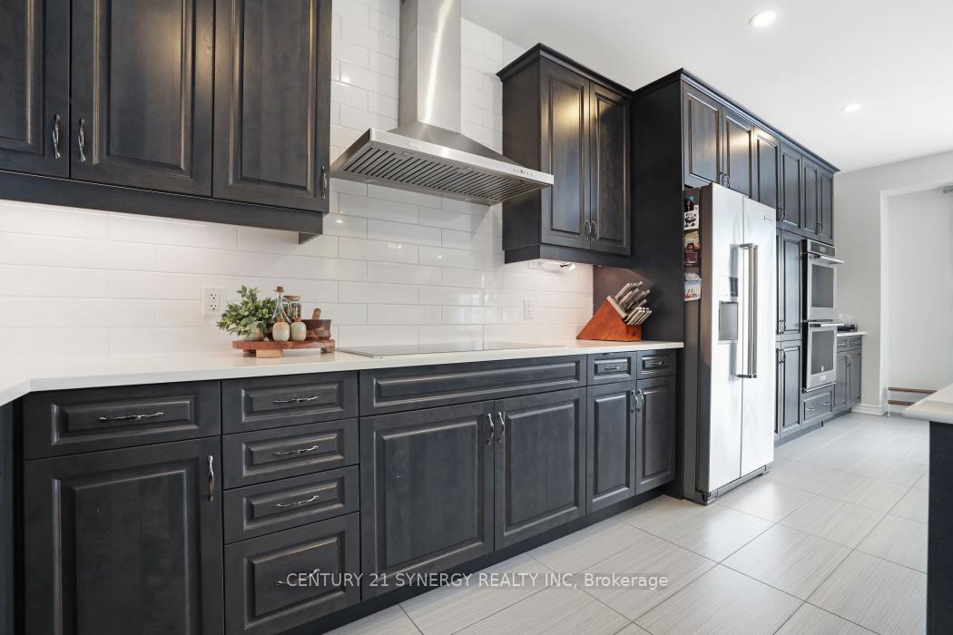 Photo 10 of 110 Westphalian Avenue, Ottawa, Kanata - Emerald Meadows/Trailwest — HOMEH