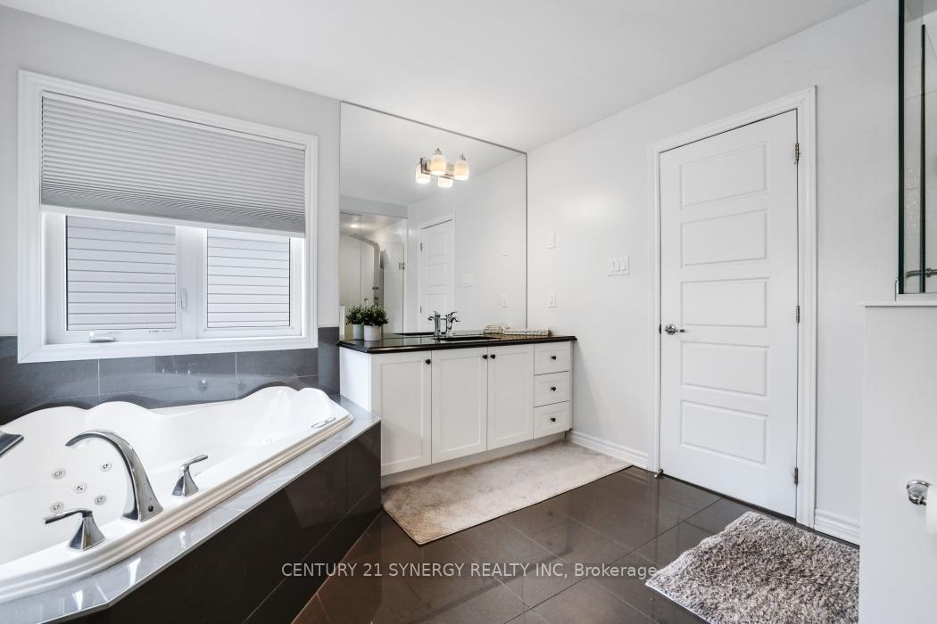 Photo 21 of 110 Westphalian Avenue, Ottawa, Kanata - Emerald Meadows/Trailwest — HOMEH