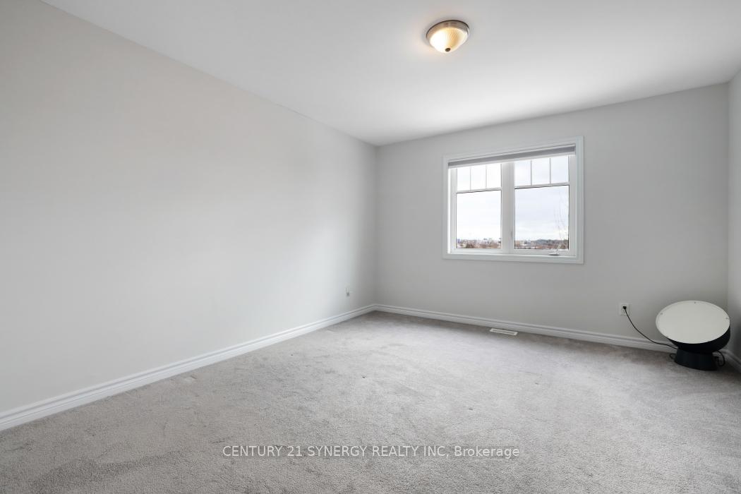 Photo 23 of 110 Westphalian Avenue, Ottawa, Kanata - Emerald Meadows/Trailwest — HOMEH