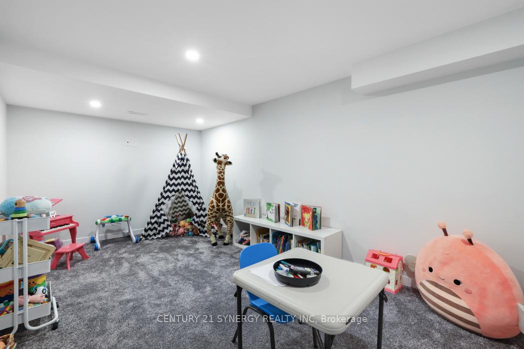 Photo 32 of 110 Westphalian Avenue, Ottawa, Kanata - Emerald Meadows/Trailwest — HOMEH