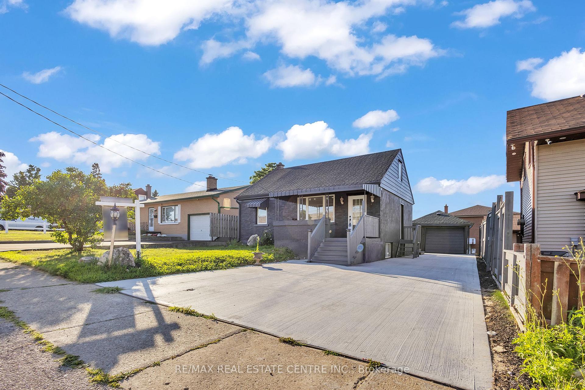 Photo 1 of 84 Avalon Place, Kitchener — HOMEH
