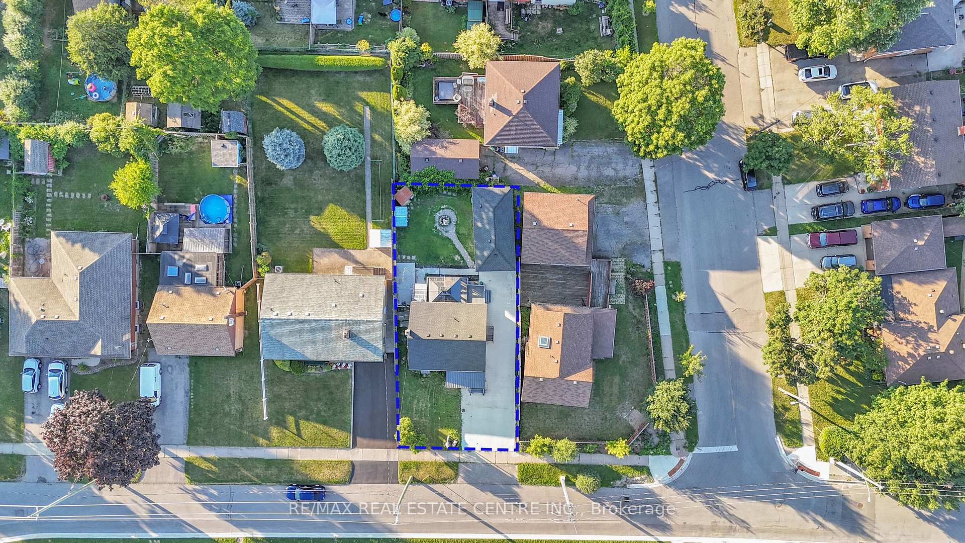 Photo 3 of 84 Avalon Place, Kitchener — HOMEH
