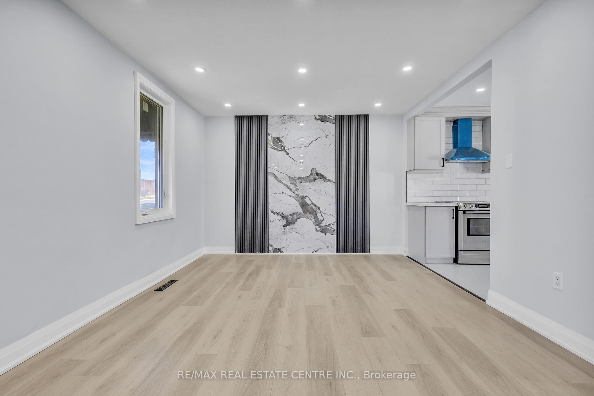 Photo 9 of 84 Avalon Place, Kitchener — HOMEH