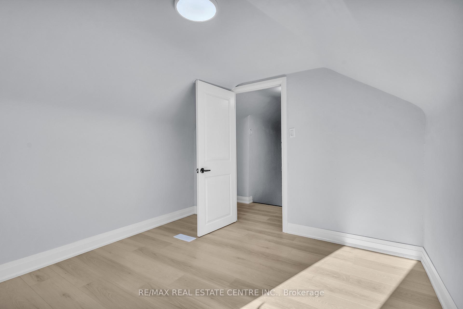 Photo 21 of 84 Avalon Place, Kitchener — HOMEH