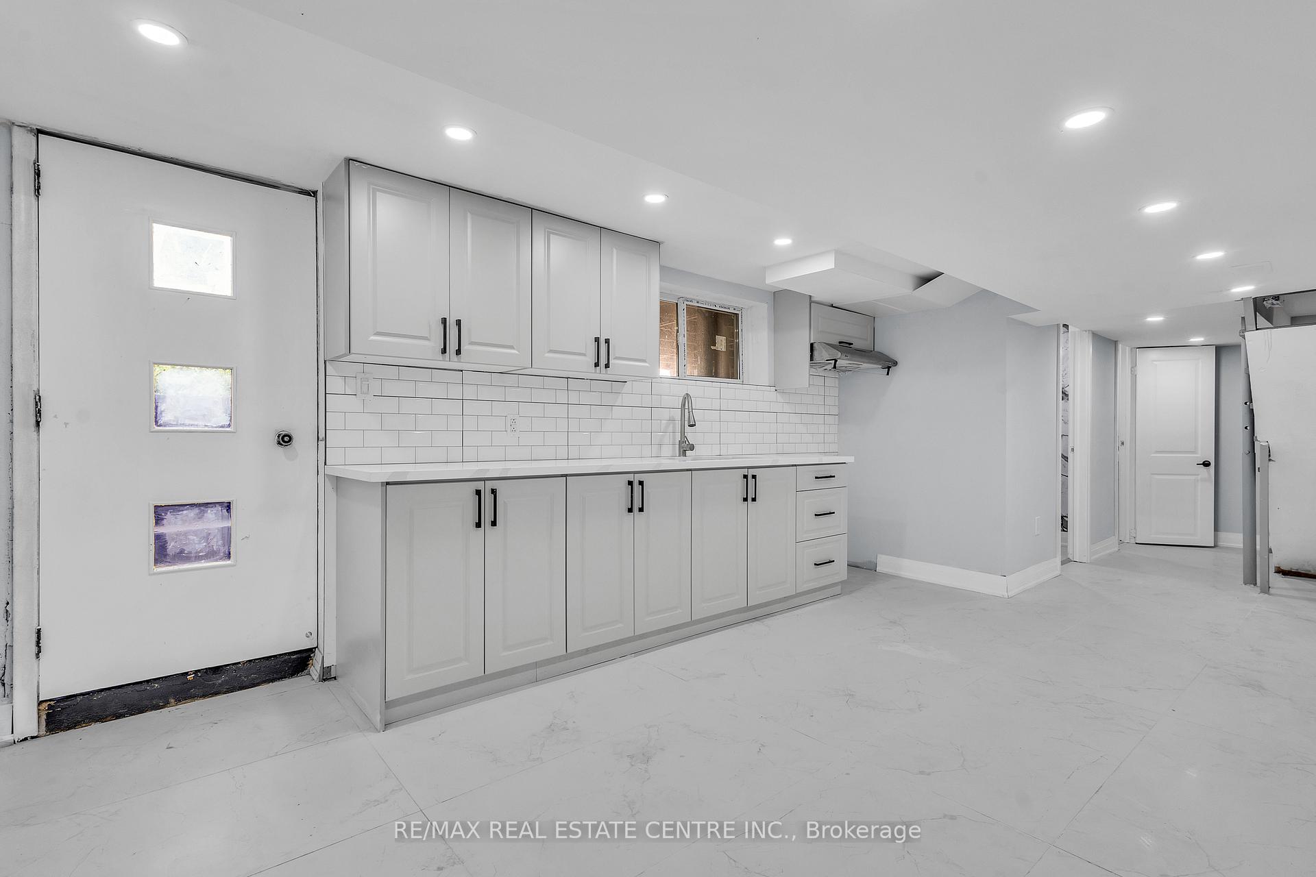 Photo 24 of 84 Avalon Place, Kitchener — HOMEH