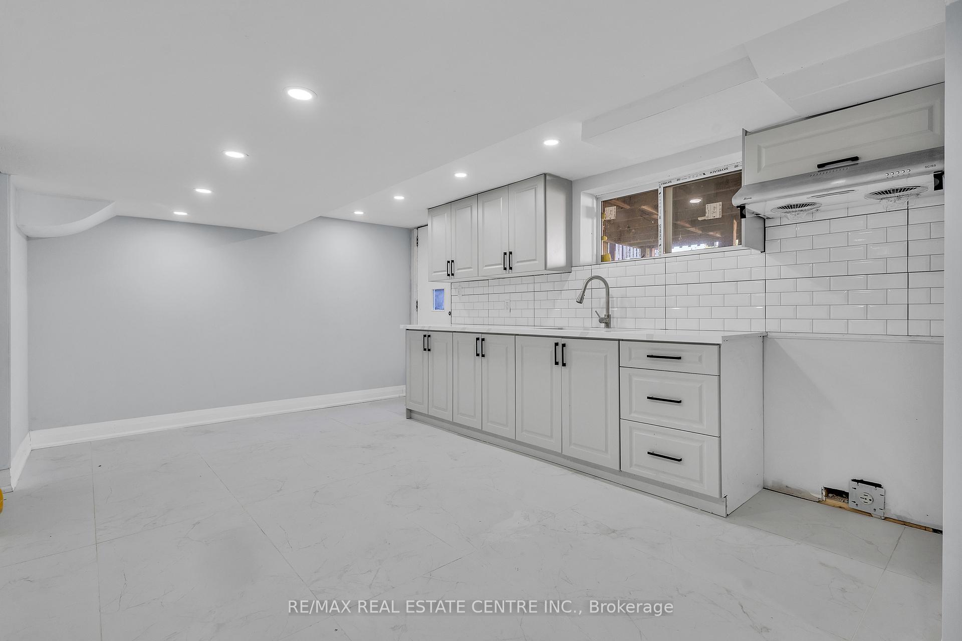 Photo 31 of 84 Avalon Place, Kitchener — HOMEH