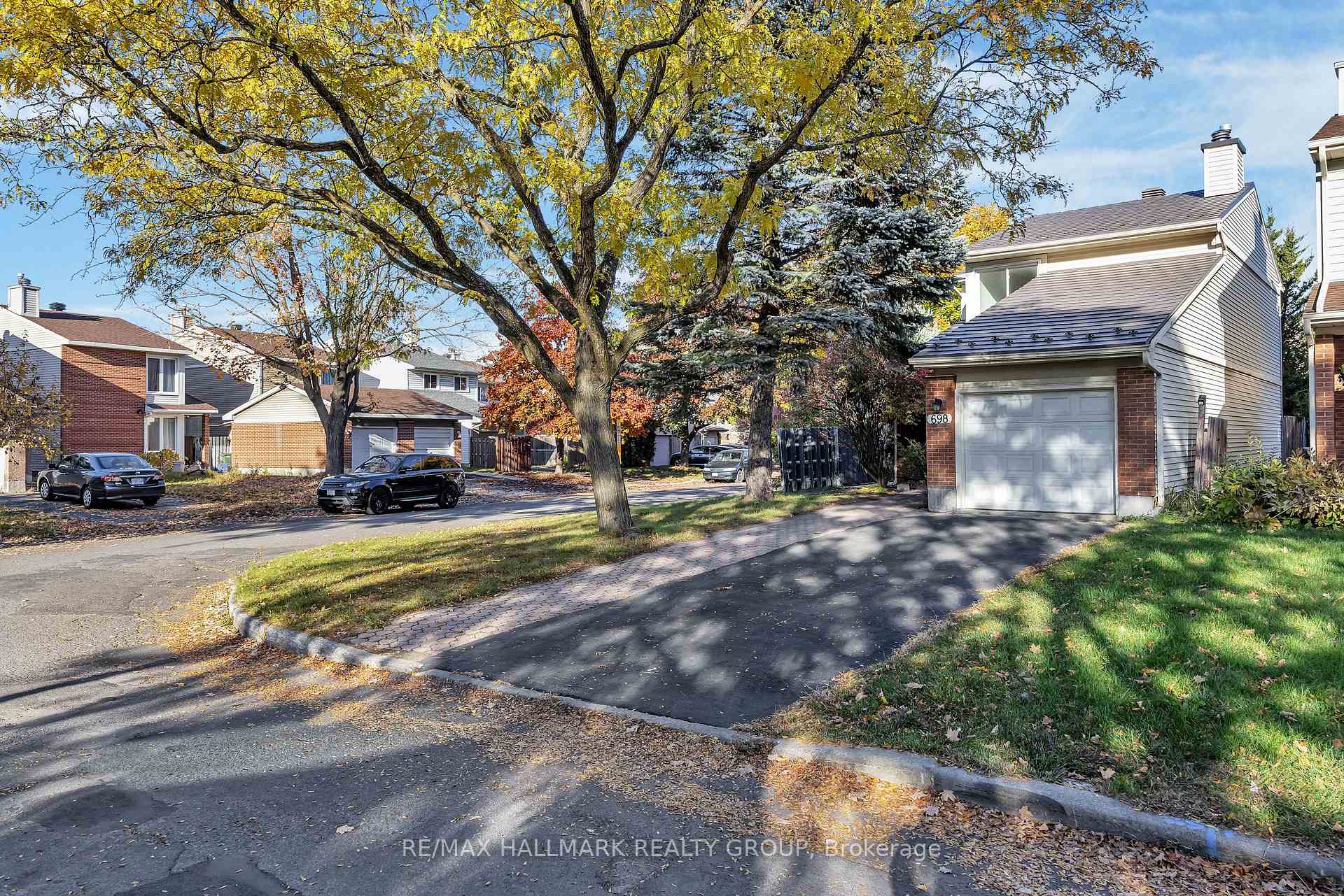 Photo 1 of 698 Malibu Terrace, Ottawa, Courtland Park — HOMEH