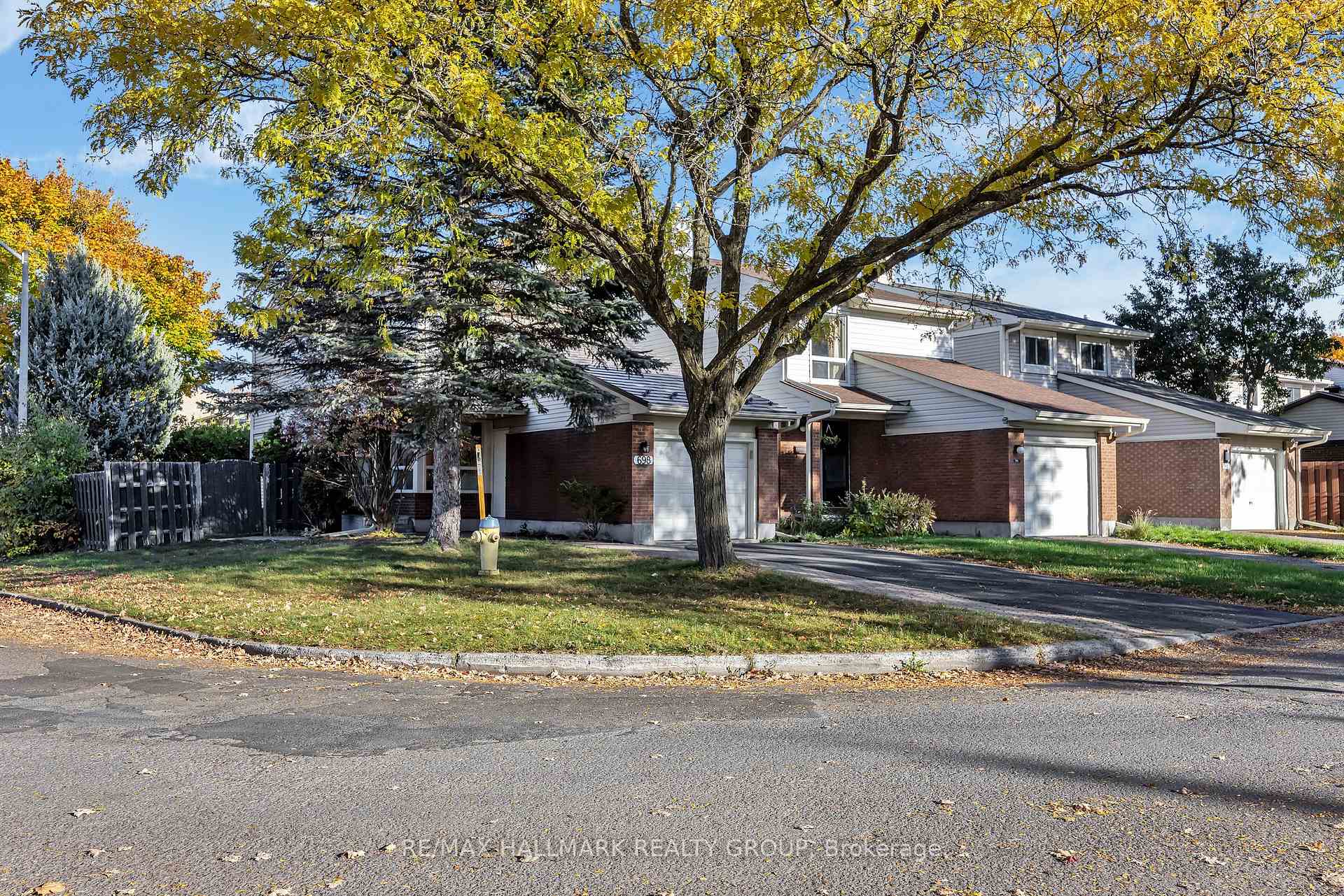 Photo 6 of 698 Malibu Terrace, Ottawa, Courtland Park — HOMEH