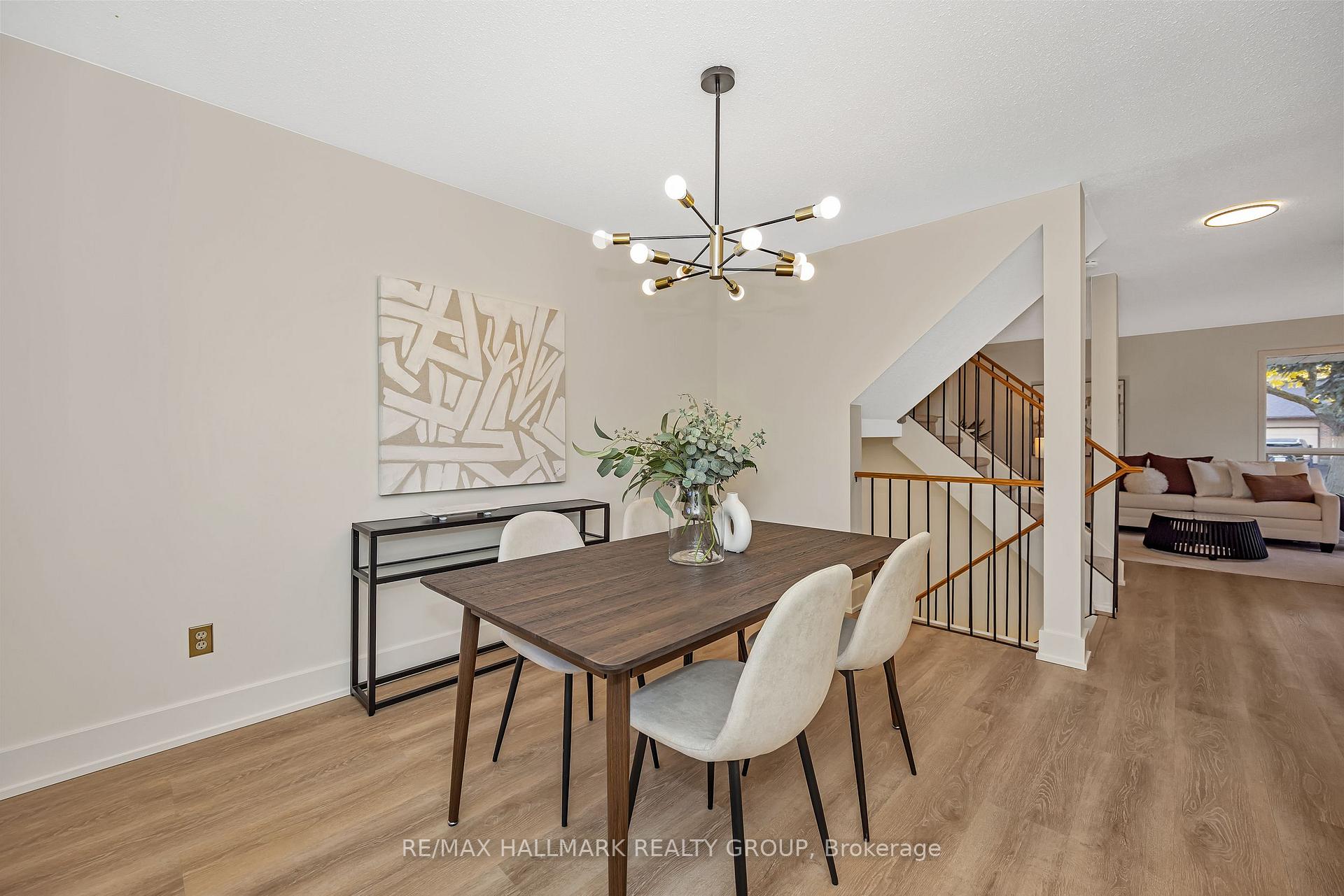 Photo 13 of 698 Malibu Terrace, Ottawa, Courtland Park — HOMEH