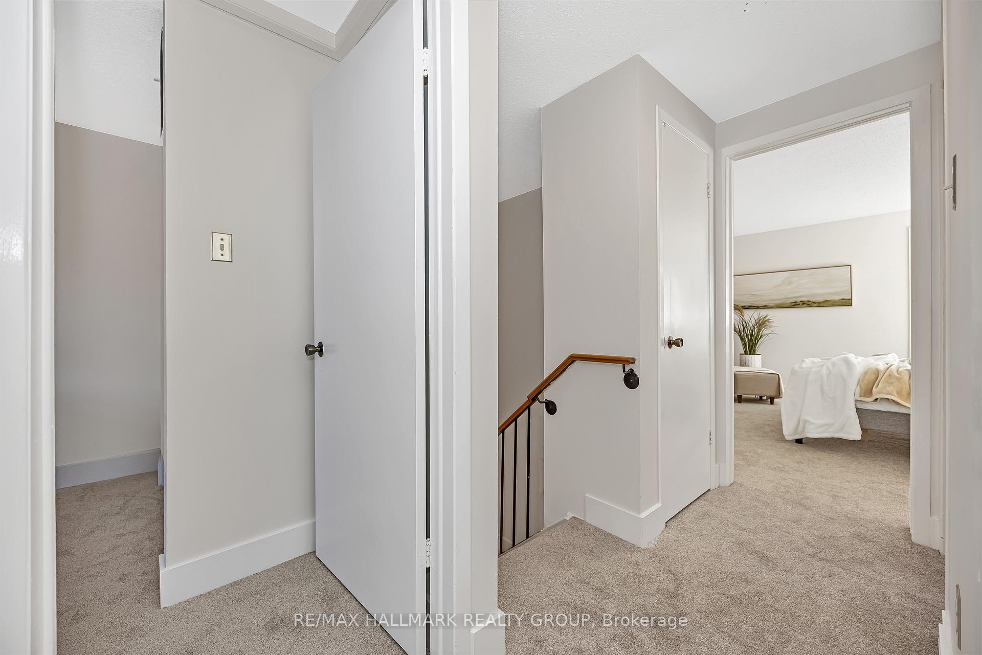 Photo 21 of 698 Malibu Terrace, Ottawa, Courtland Park — HOMEH