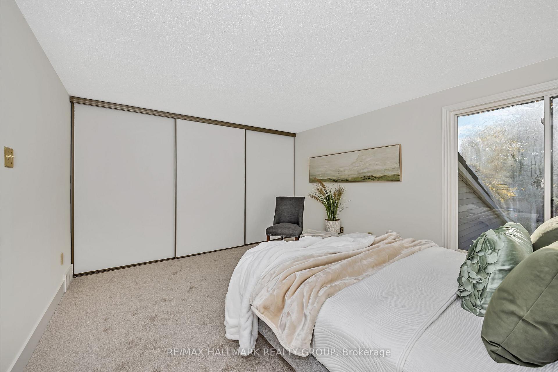 Photo 23 of 698 Malibu Terrace, Ottawa, Courtland Park — HOMEH
