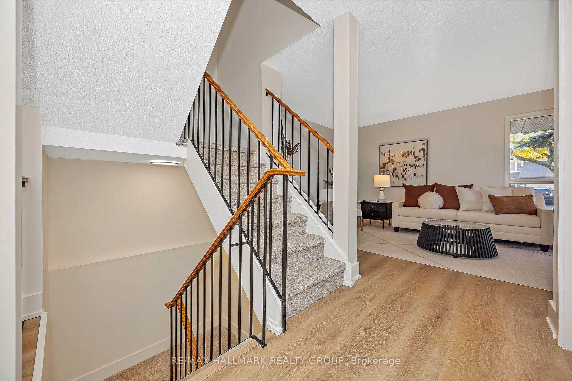 Photo 33 of 698 Malibu Terrace, Ottawa, Courtland Park — HOMEH