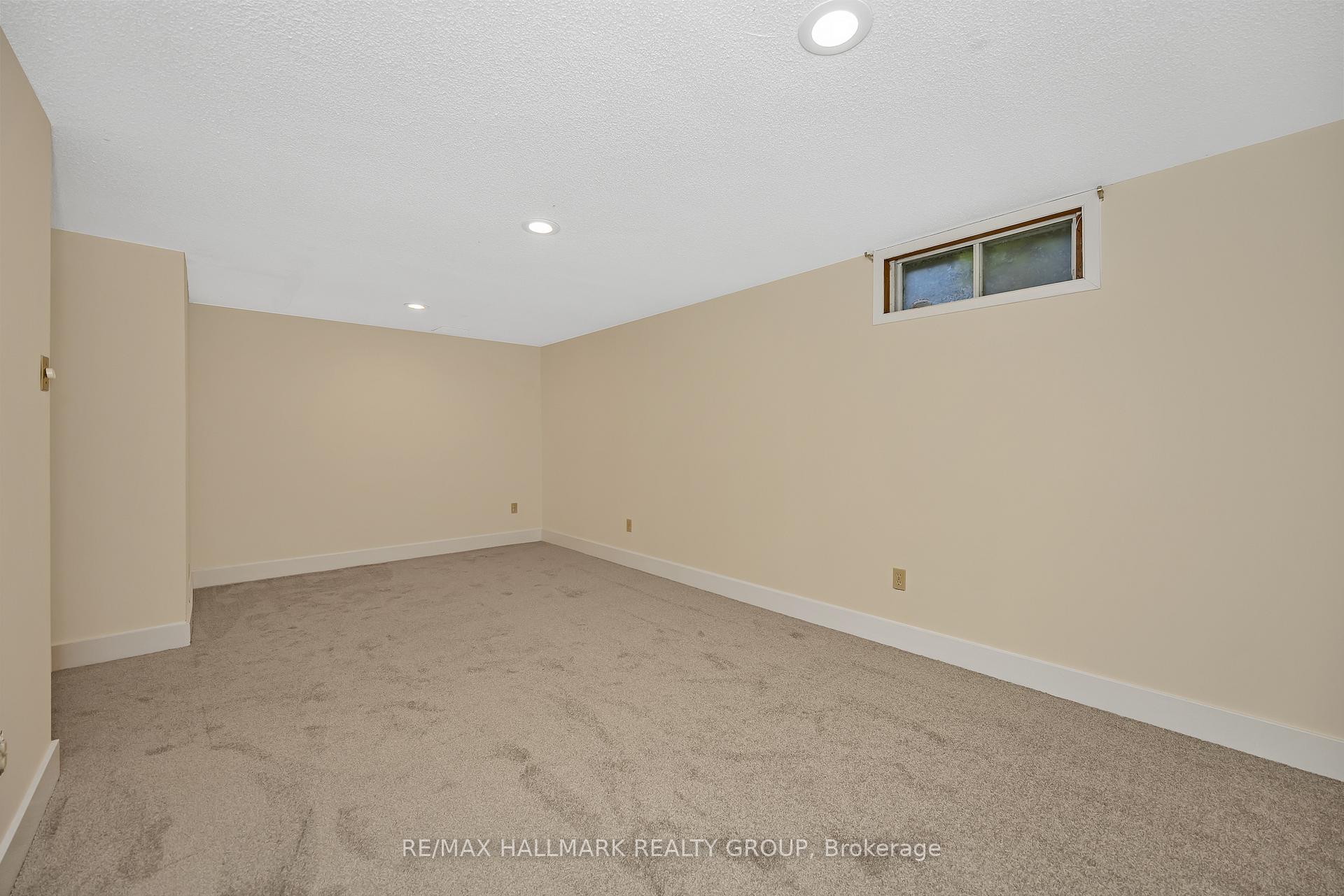 Photo 37 of 698 Malibu Terrace, Ottawa, Courtland Park — HOMEH