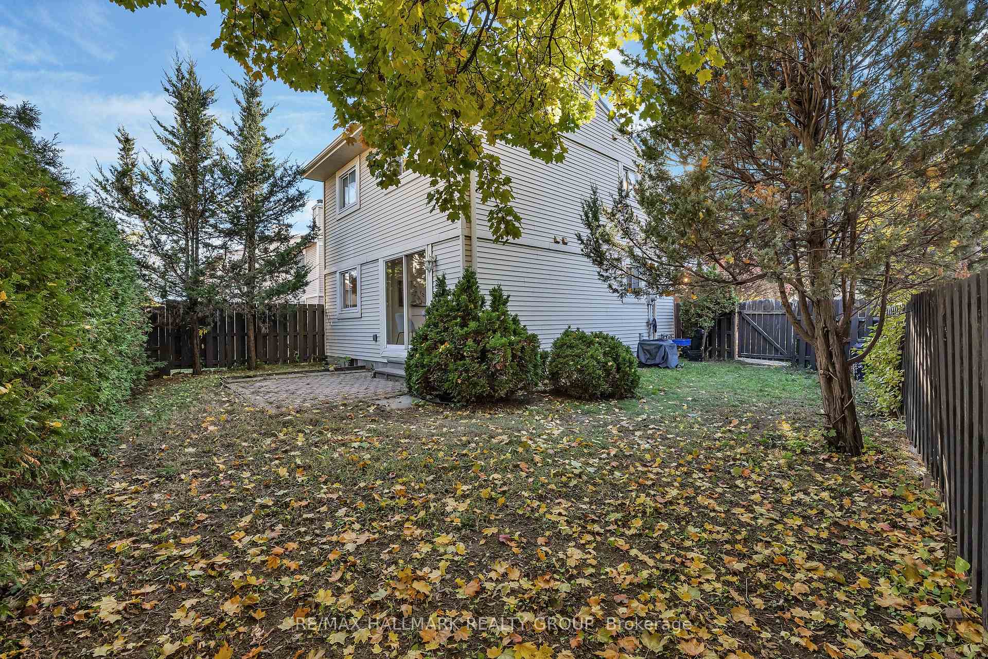 Photo 43 of 698 Malibu Terrace, Ottawa, Courtland Park — HOMEH