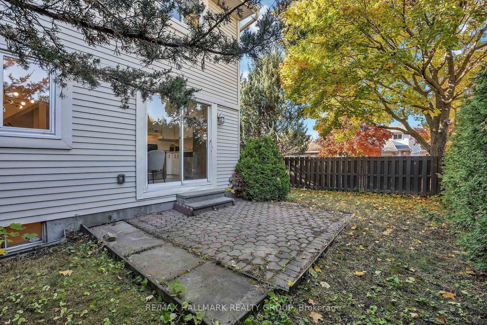 Photo 45 of 698 Malibu Terrace, Ottawa, Courtland Park — HOMEH