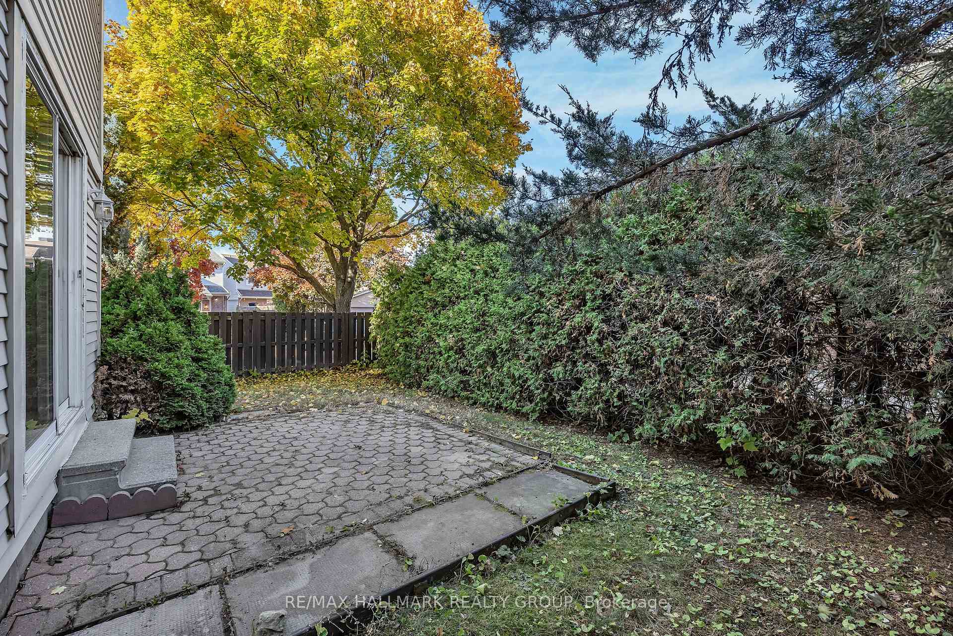 Photo 46 of 698 Malibu Terrace, Ottawa, Courtland Park — HOMEH