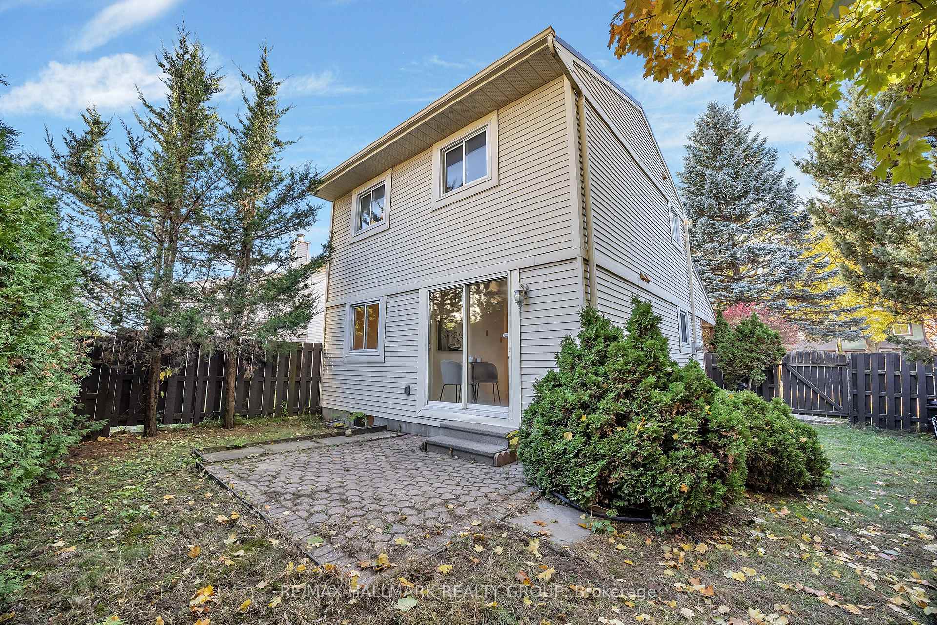 Photo 47 of 698 Malibu Terrace, Ottawa, Courtland Park — HOMEH