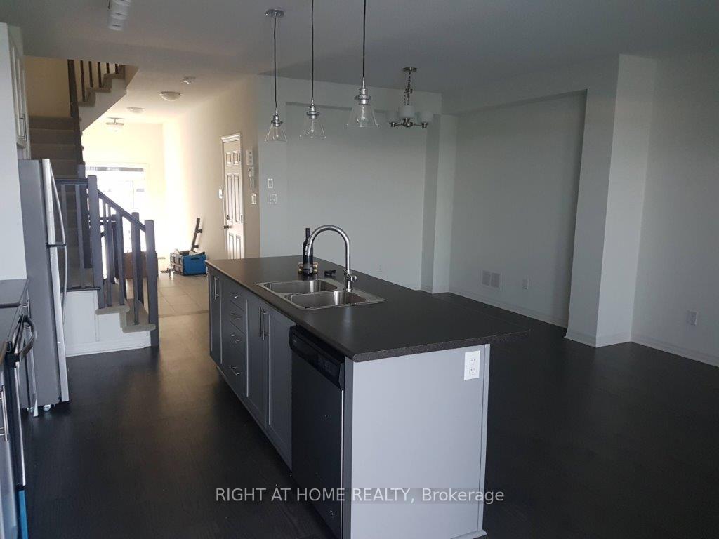 Photo 4 of 539 Rioja Street, Ottawa, Kanata - Emerald Meadows/Trailwest — HOMEH