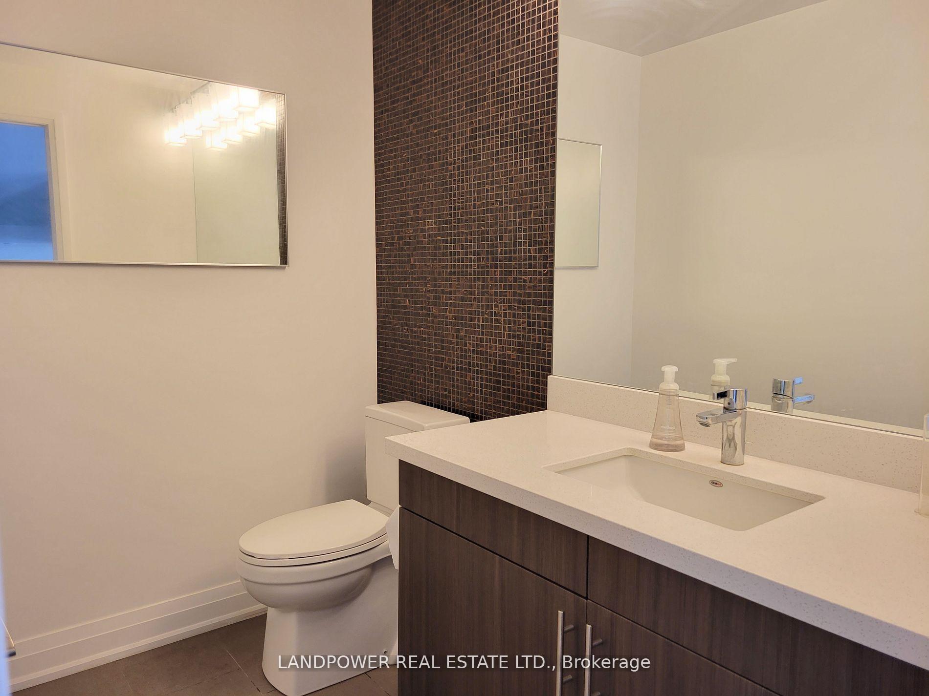 Photo 3 of 11 Caseley Way, Markham, Unionville — HOMEH
