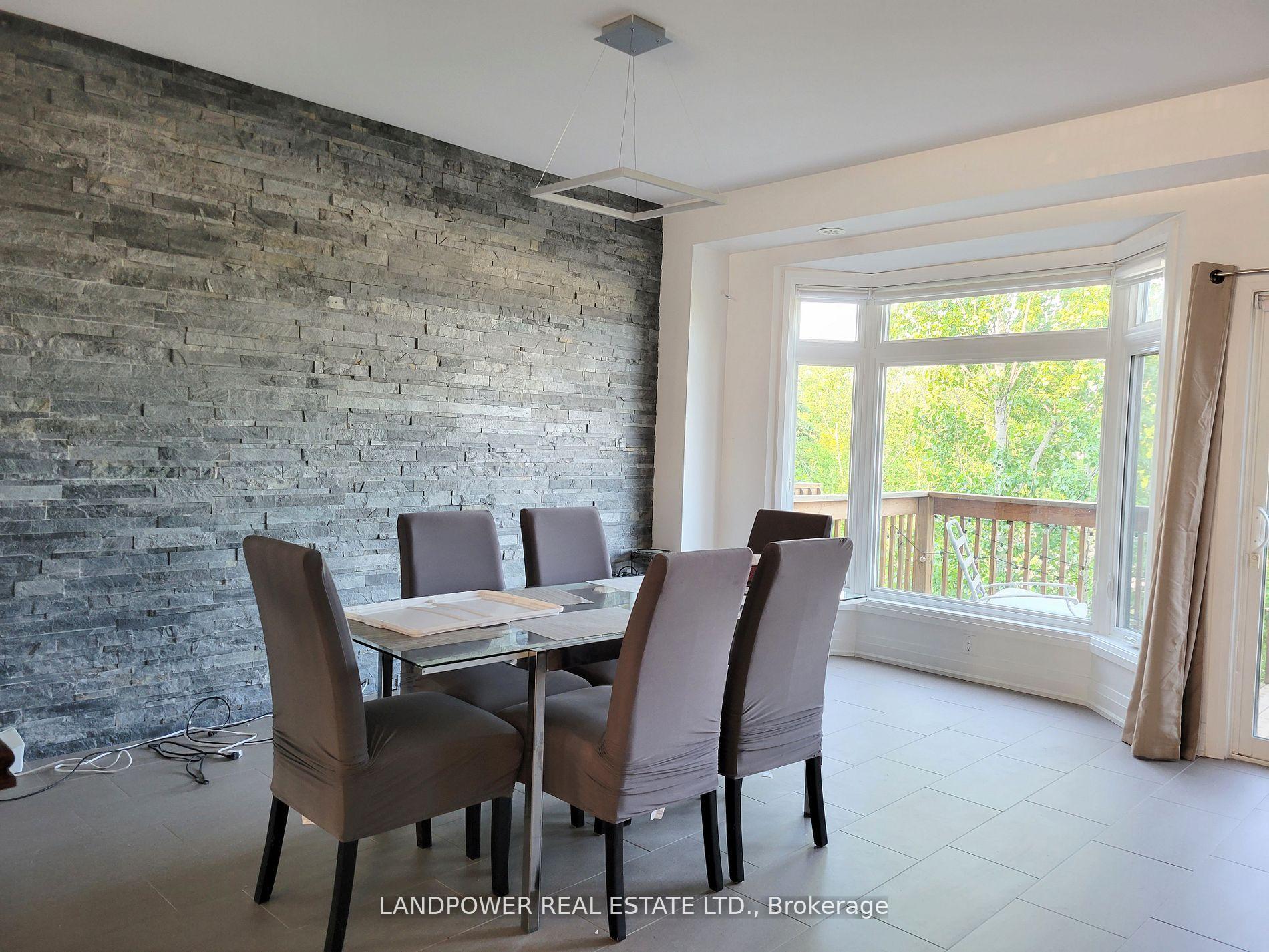 Photo 4 of 11 Caseley Way, Markham, Unionville — HOMEH