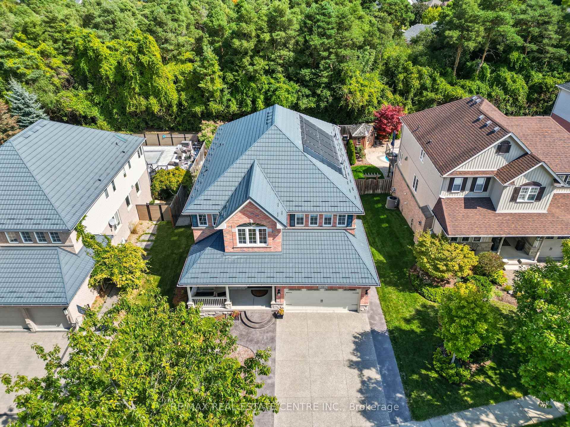 Photo 2 of 58 Winding Wood Crescent, Kitchener — HOMEH