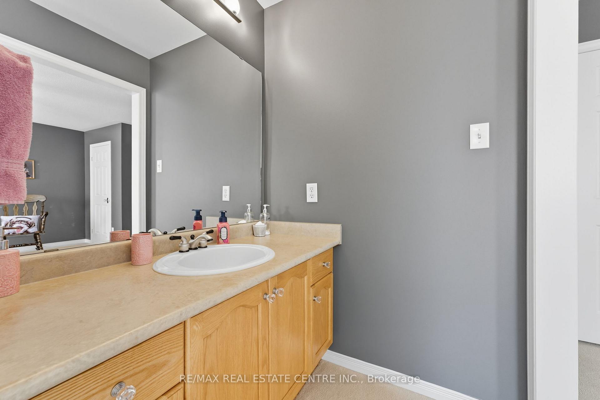 Photo 32 of 58 Winding Wood Crescent, Kitchener — HOMEH