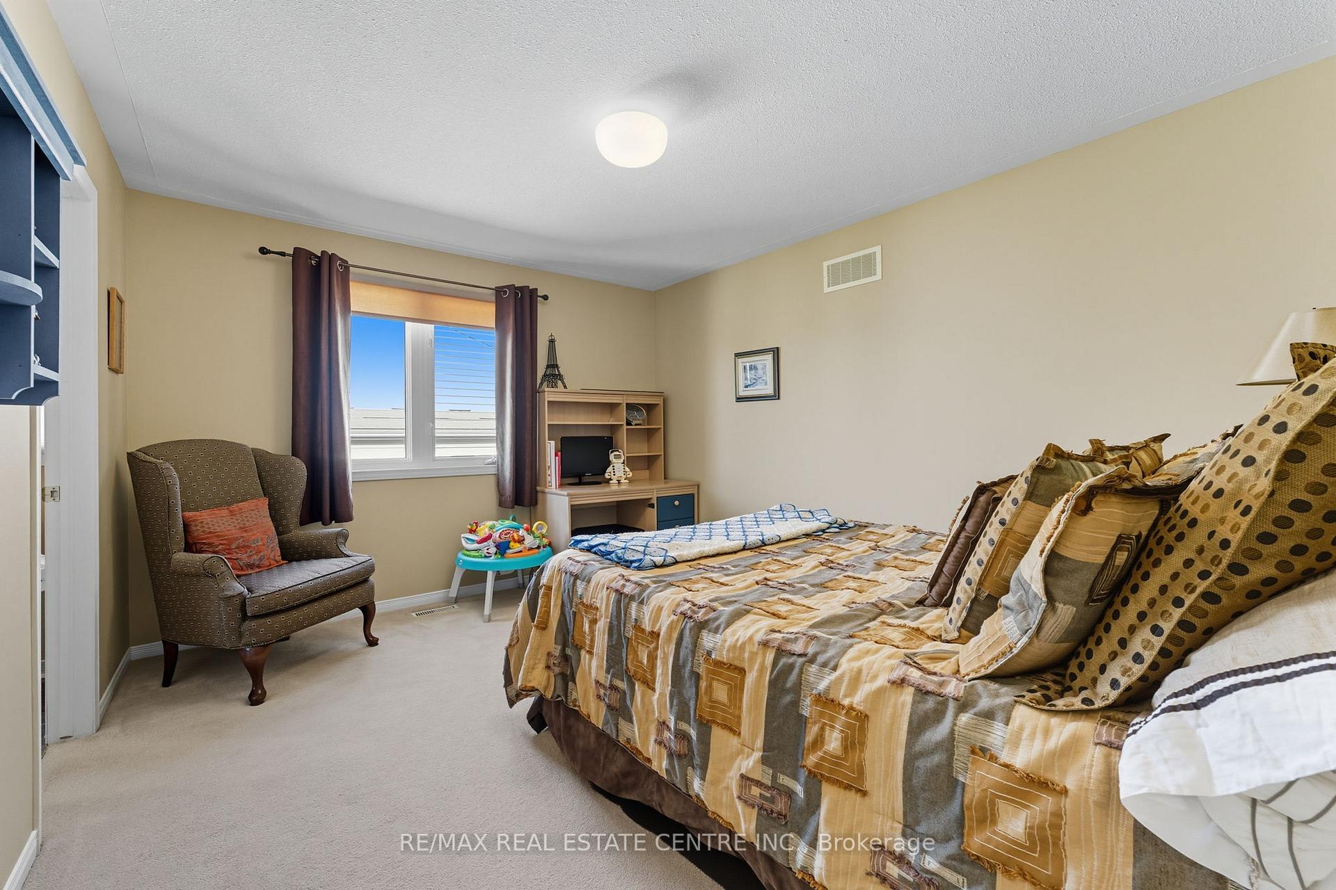 Photo 37 of 58 Winding Wood Crescent, Kitchener — HOMEH