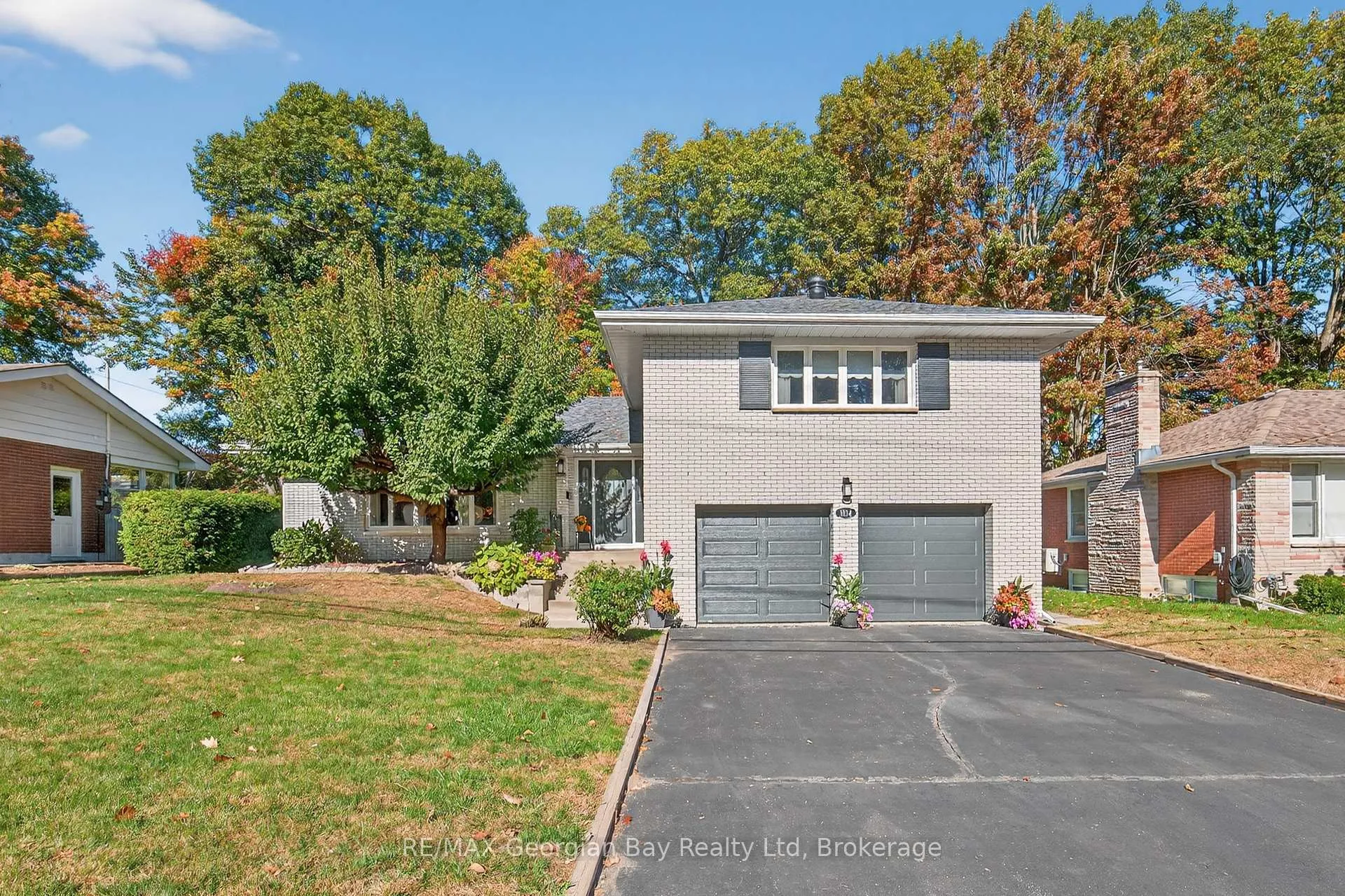 Photo 2 of 1014 Hugel Avenue, Midland — HOMEH