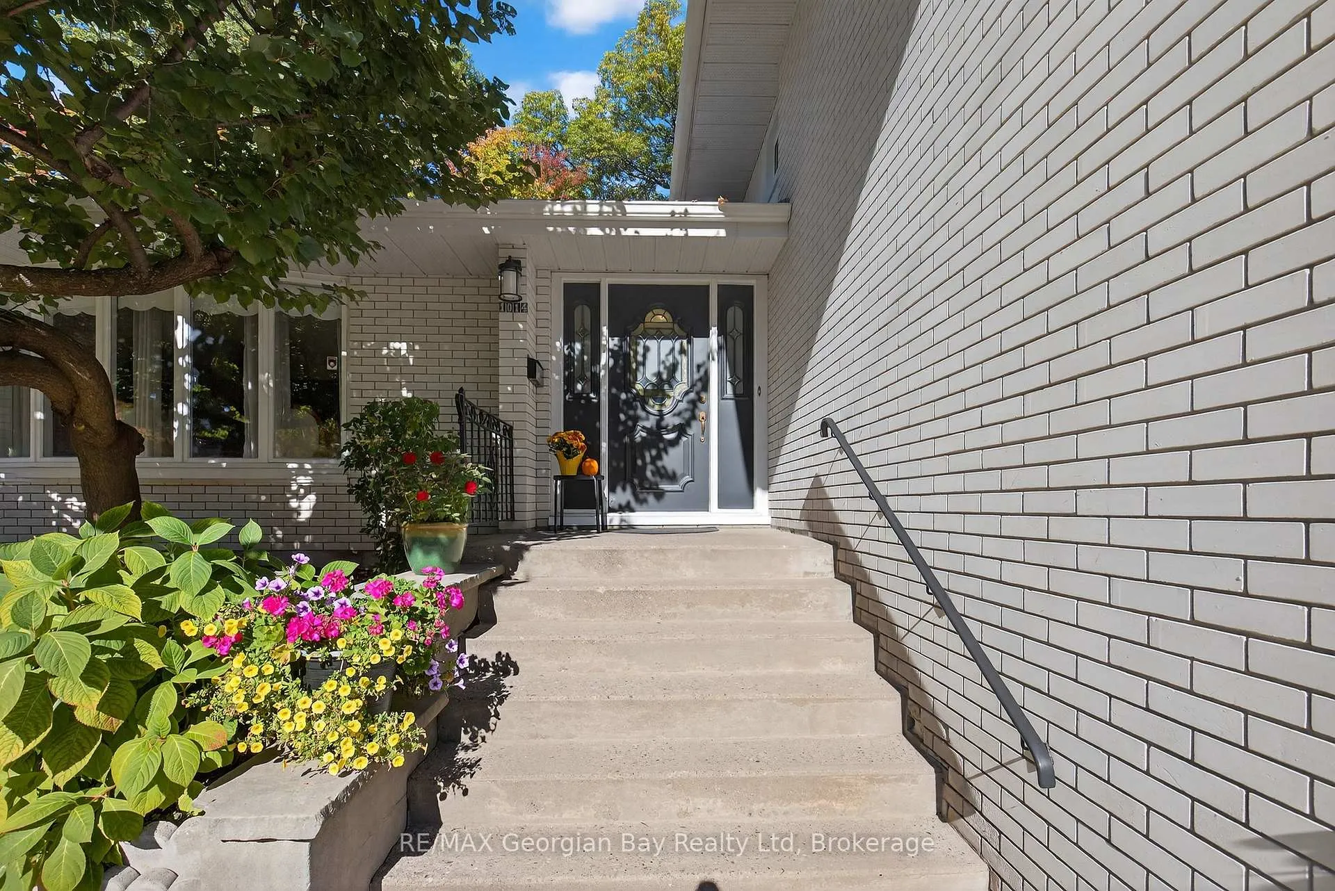 Photo 3 of 1014 Hugel Avenue, Midland — HOMEH