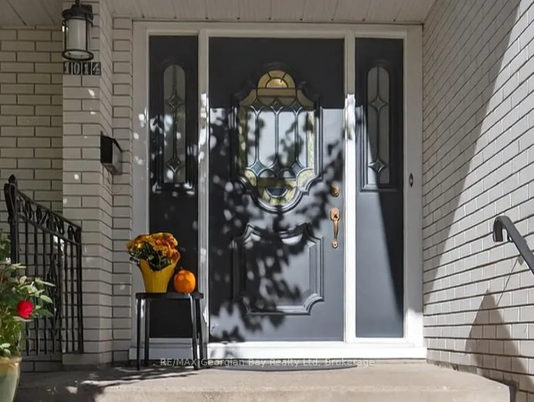 Photo 4 of 1014 Hugel Avenue, Midland — HOMEH