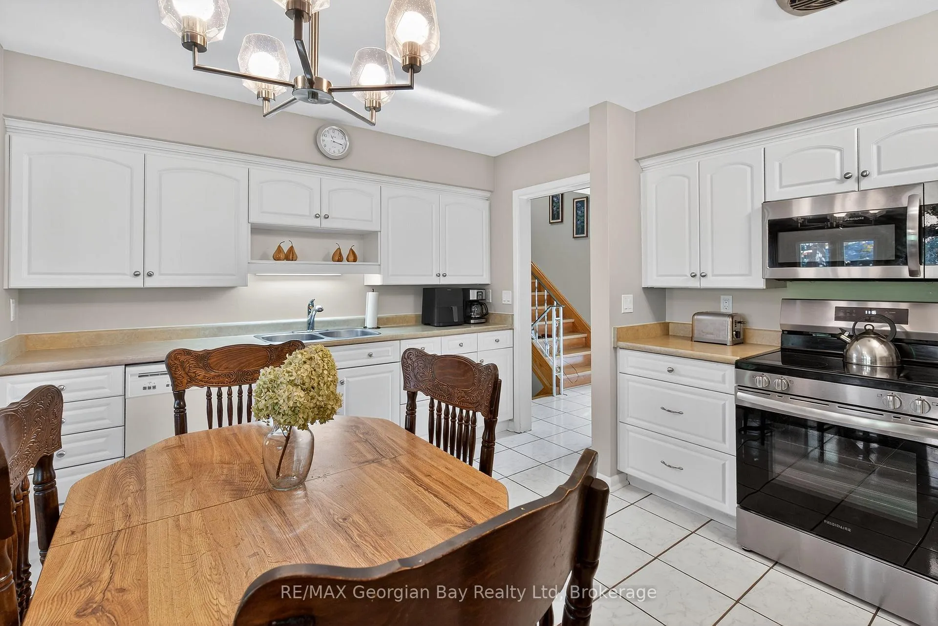 Photo 12 of 1014 Hugel Avenue, Midland — HOMEH