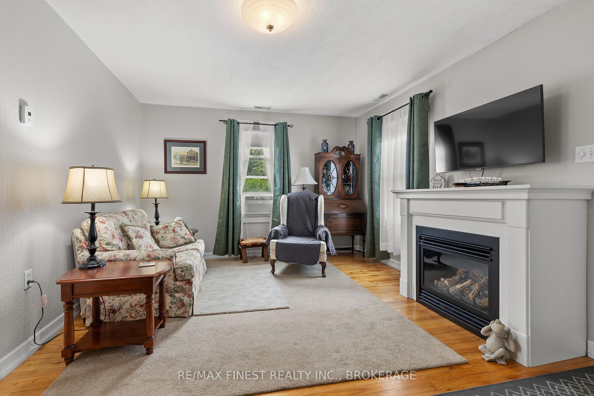 Photo 7 of 457 Nelson Street, Kingston, East of Sir John A. Blvd — HOMEH