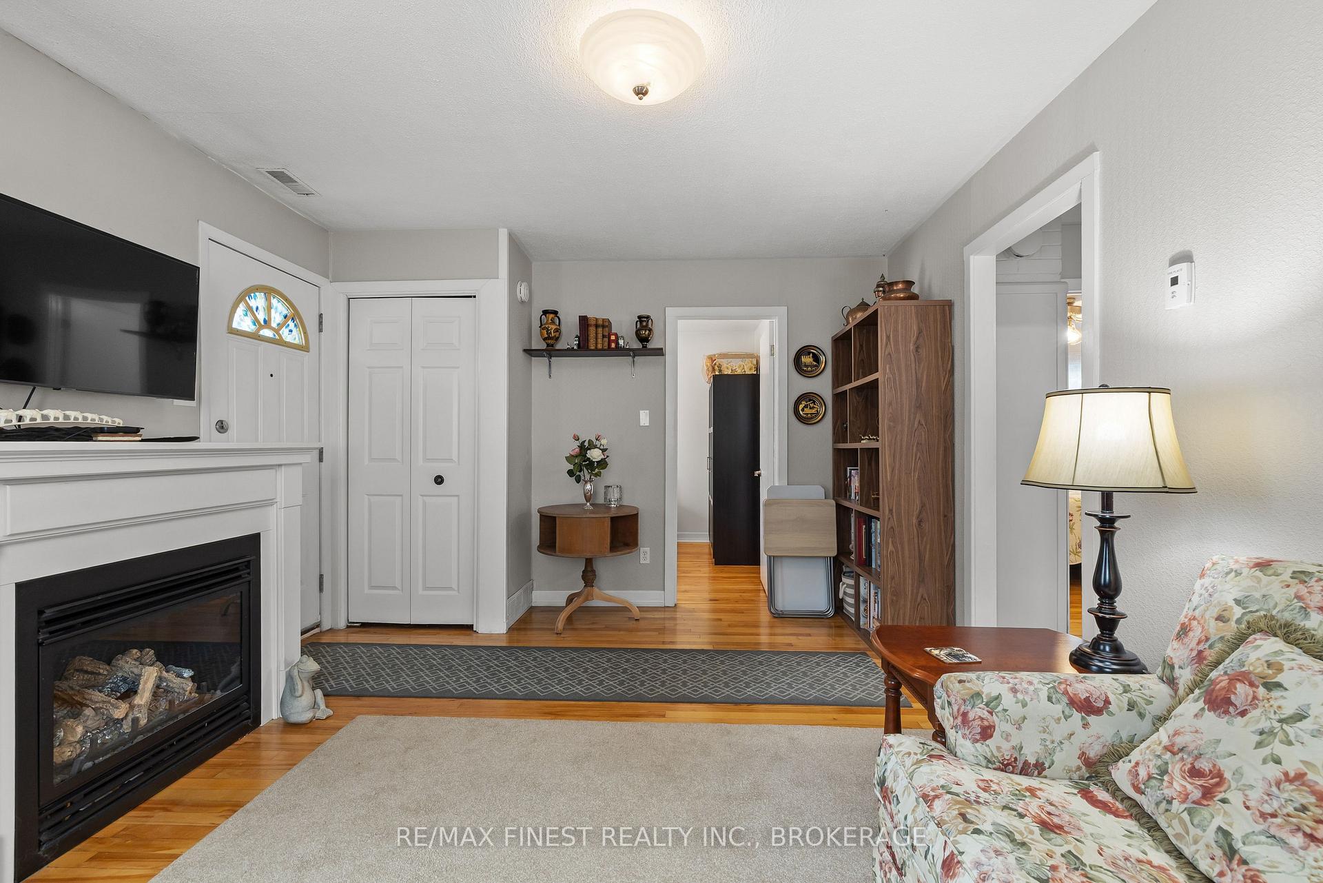 Photo 8 of 457 Nelson Street, Kingston, East of Sir John A. Blvd — HOMEH
