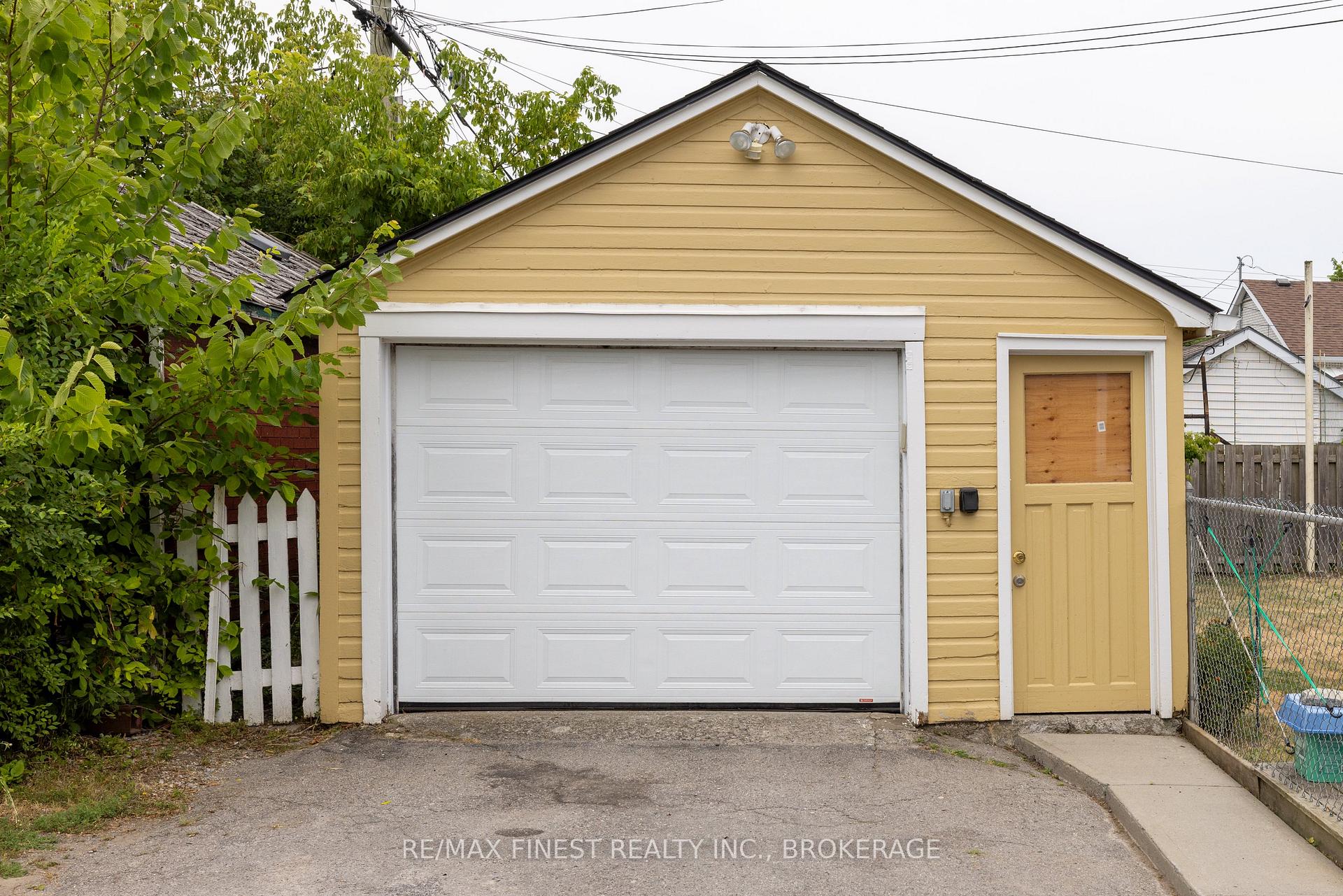 Photo 21 of 457 Nelson Street, Kingston, East of Sir John A. Blvd — HOMEH